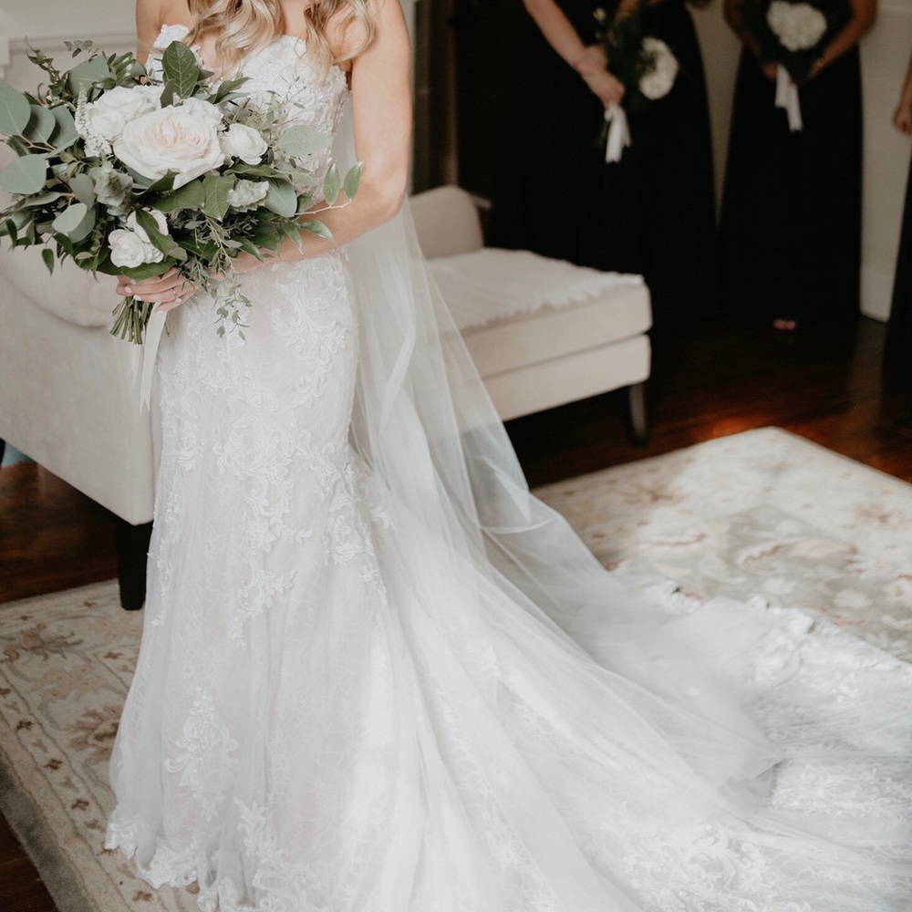 Essense of Australia Wedding Gown - Picture 5 of 7